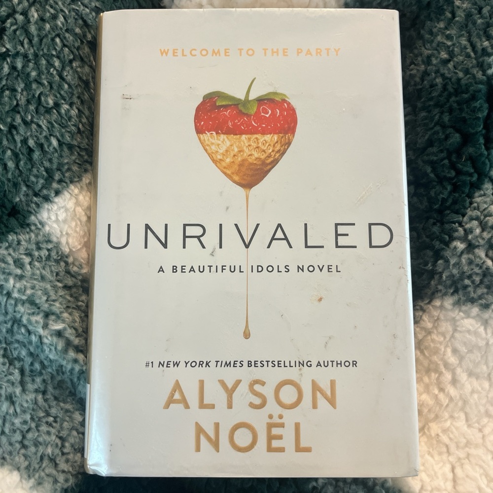 Unrivaled by Alyson Noël - Hardcover